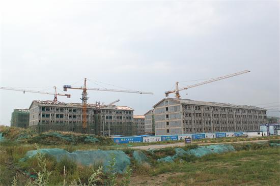 D4在建的学生公寓楼.jpg